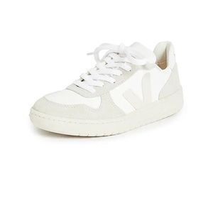 Veja V-10 Sneakers Size 35 NIB  White/Natural/Pierre